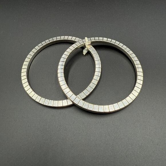 Silver Tone Bracelets Set of 2 Stackable Bangles - Picture 1 of 11